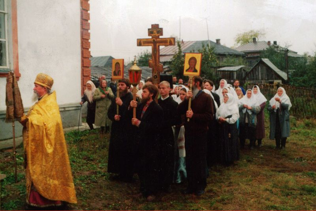 Освящение храма, 2000 г. Крестный ход